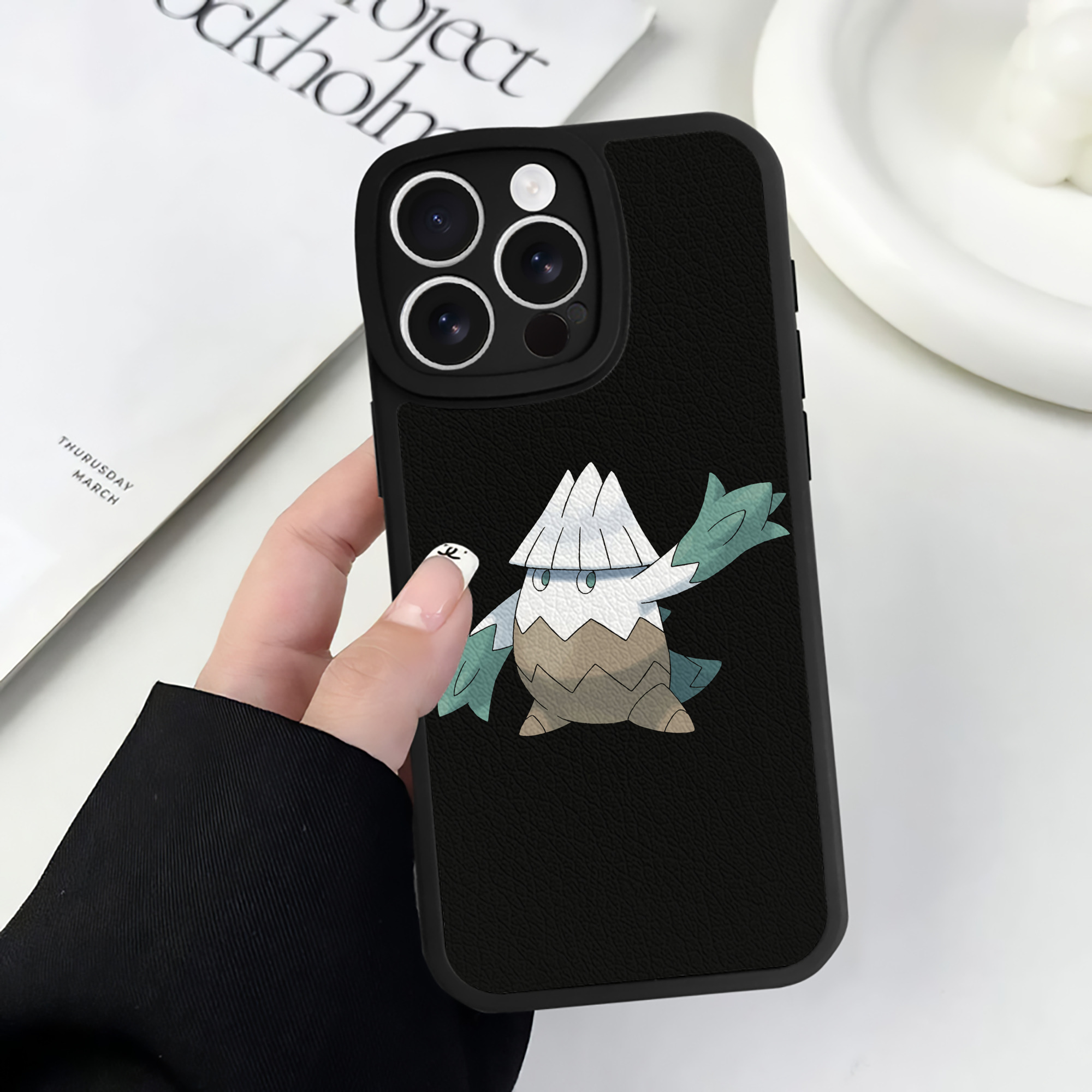（画像用） ポケットモンスター Pokémon 【iPhone 16シリーズ対応】シリコンスマホケース（レザー調） 材質：シリコン